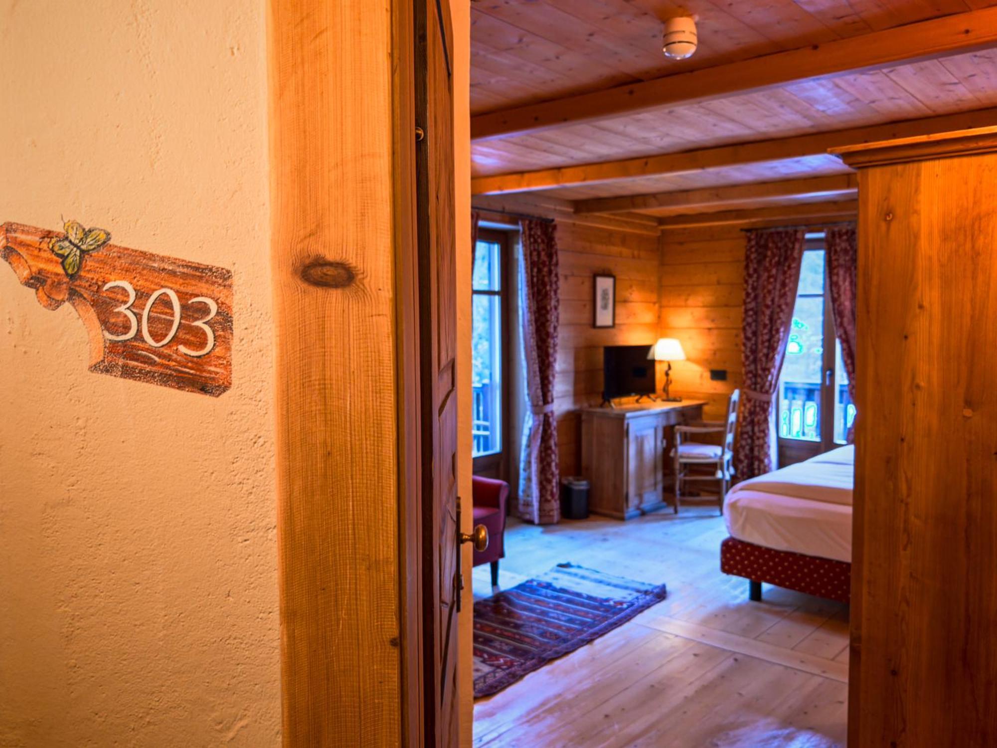 Hotel Breithorn Champoluc Exterior photo