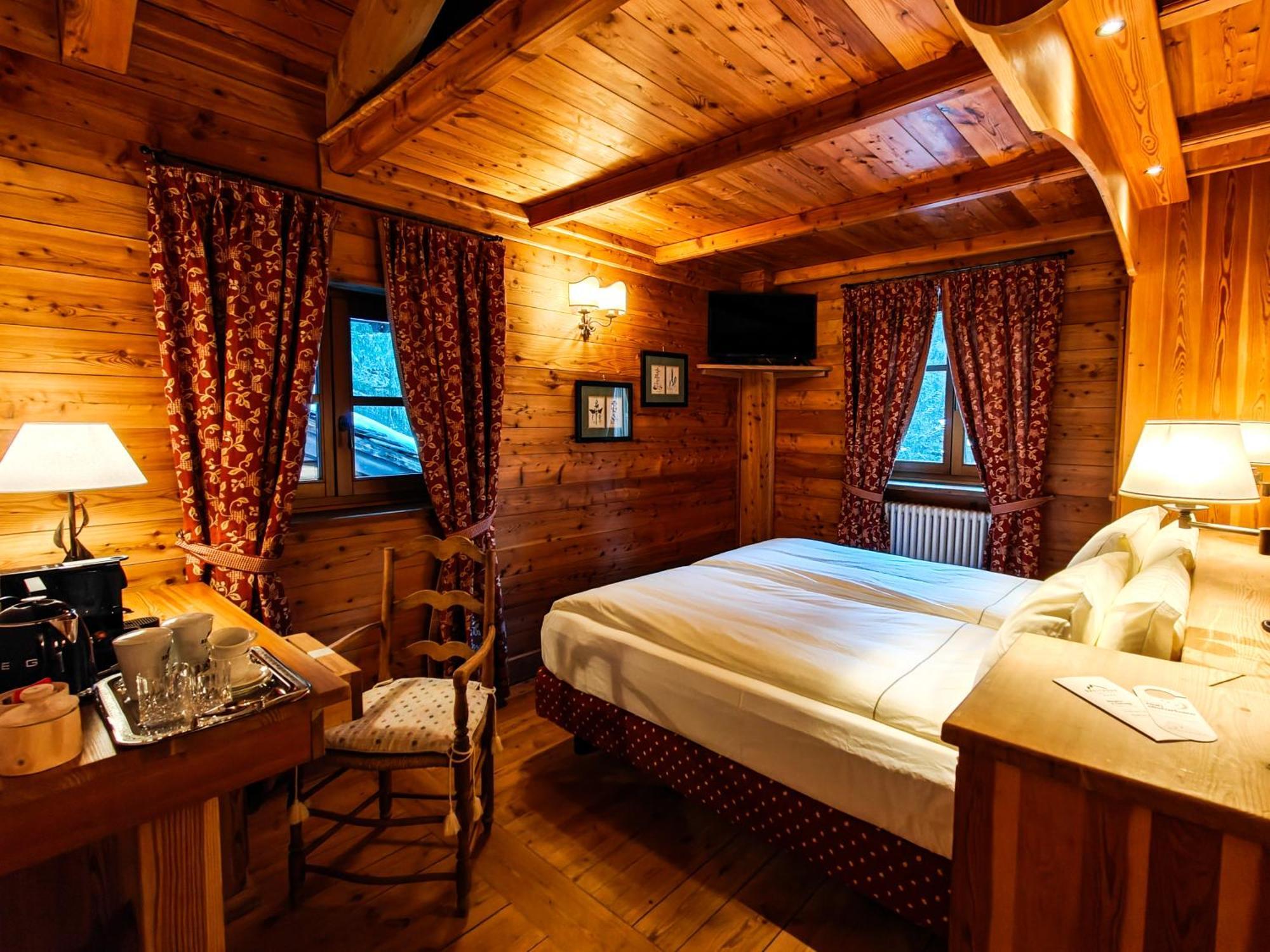 Hotel Breithorn Champoluc Exterior photo
