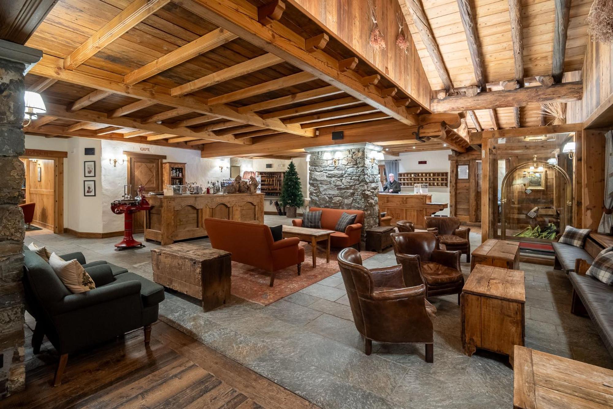 Hotel Breithorn Champoluc Exterior photo